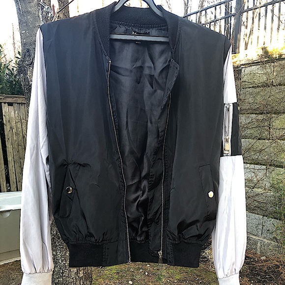 LIGHTWEIGHT COLORBLOCK BOMBER - Picture 4 of 12